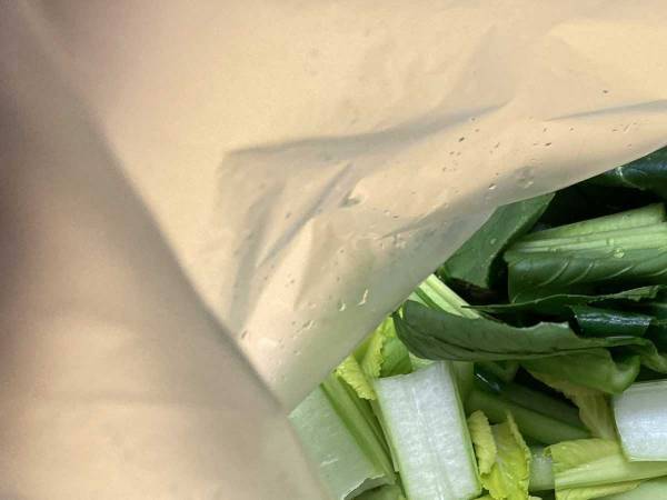 自炊で使いやすい小松菜　便利な保存方法に「知らなかった」