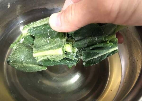 自炊で使いやすい小松菜　便利な保存方法に「知らなかった」
