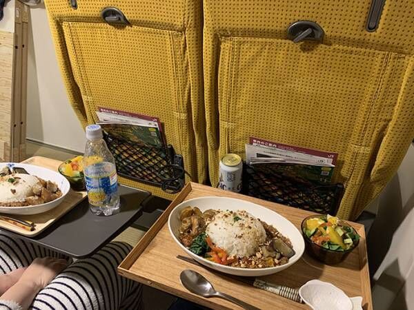 「こんな夫婦は少ないと思う」　新幹線の座席で食事をする写真の真相に「思わず二度見」