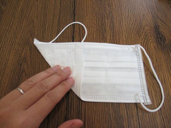 大人用のマスクを子供用のマスクに変身させるたった１０秒の技