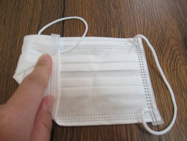 大人用のマスクを子供用のマスクに変身させるたった１０秒の技