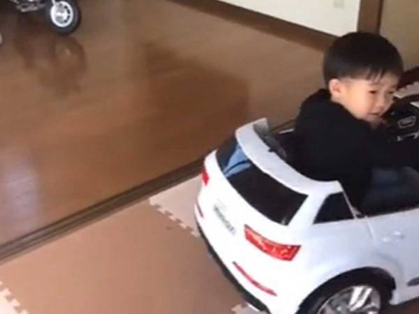 ラジコンを器用に運転する３歳の息子　技術に「プロ並みだ」「うますぎる」