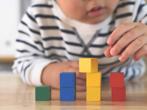 『なぜなぜ期』真っ最中の３歳児　聞かれた質問にハッとする