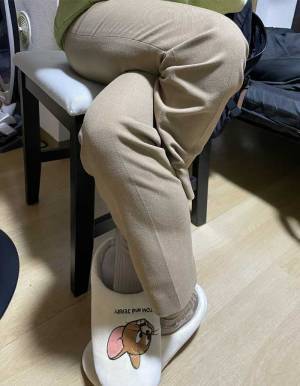 「私の脚の組み方がヤバい」　その姿に「無意識にやってた」