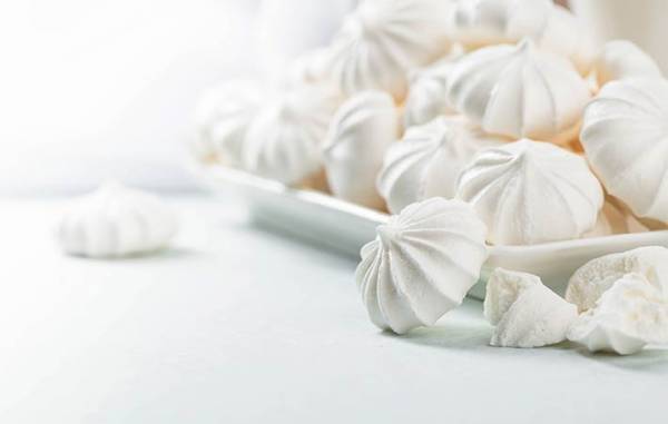 パンケーキとホットケーキの違いとは？　ピッタリなトッピングも紹介