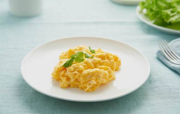 パンケーキとホットケーキの違いとは？　ピッタリなトッピングも紹介