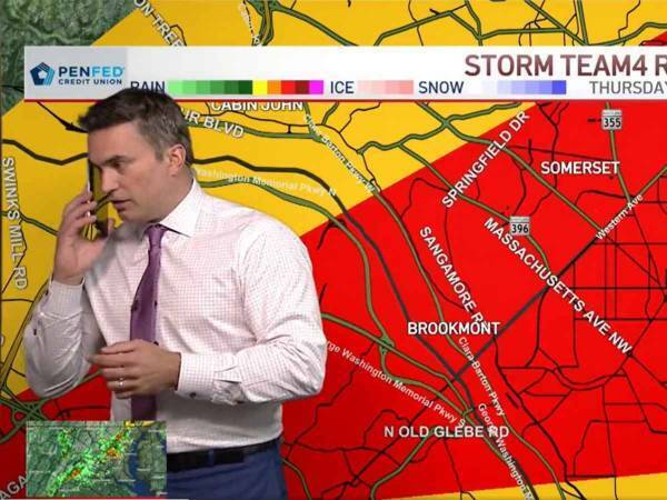 生放送中に自宅に電話したお天気キャスターに称賛の声　「最優秀父親賞だ」