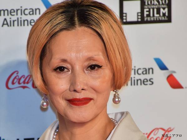 夏木マリ、夫とのツーショットに「なんてかっこいいの」「憧れる…」　小栗旬との１枚も！