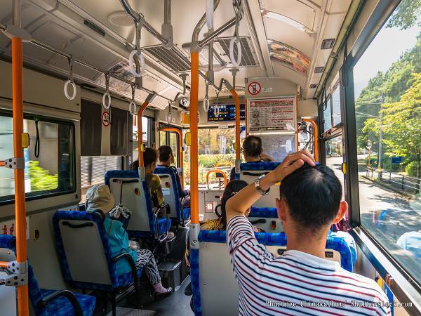 「私まで泣きそうになった」　バス車内で子連れの母親を救った、乗客の言葉