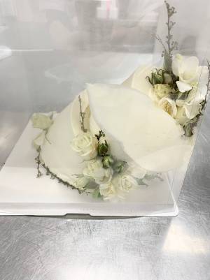 結婚式用のケーキが…！　青ざめる客に、店員が『神対応』