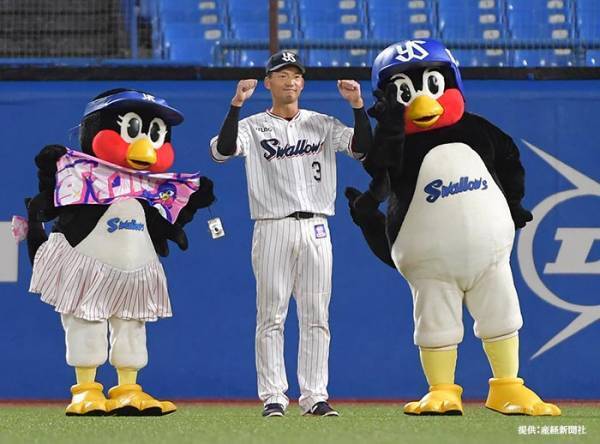 つば九郎の『発表』にネットざわつく　コメントに「鳥もかかるのか…？」「お、お大事に？」