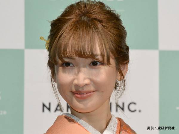 紗栄子、長男と次男のツーショットを公開　後ろ姿に「たくましい」「大きくなっている」