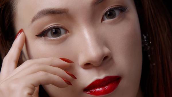 メイクで別人級の変貌とげたフワちゃん　本人も「もうびっくり」