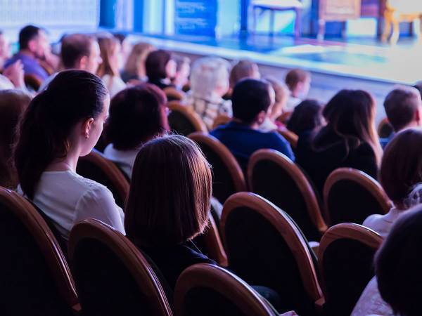 「ぜひ事前に知っておいていただければ幸いです」　博多座、注意喚起動画に反響