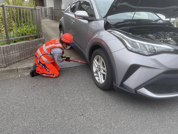 車から猫の鳴き声が…　JAFスタッフが確認した結果に「涙腺が…」「素晴らしい！」