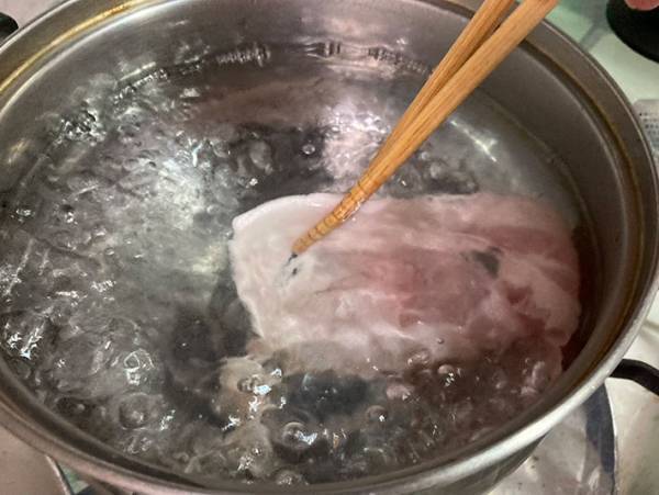 全農が投稿した、冷しゃぶの豚肉をやわらかく仕上げる方法が話題に　「次回やってみる！」