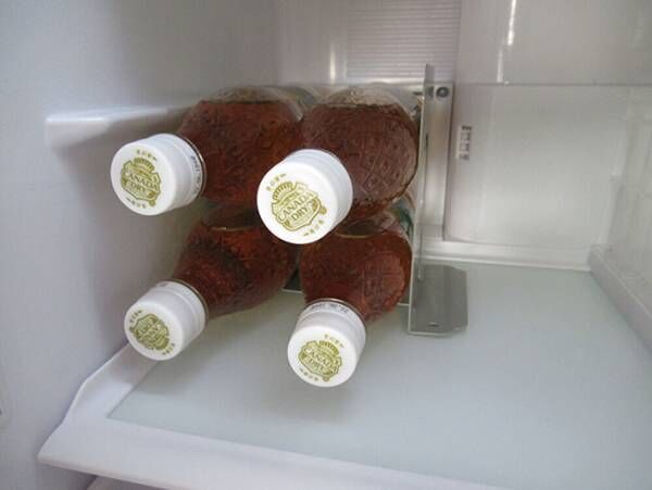 冷蔵庫に転がるペットボトルが地味にストレス…そんな時は家に余っているコレを使って！