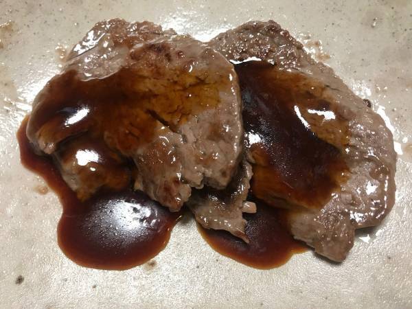 特上ステーキに早変わり！特売の肉をおいしくジューシーに焼く方法とは？