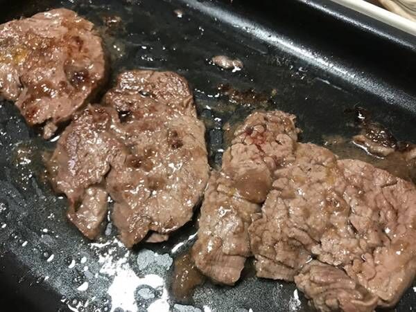 特上ステーキに早変わり！特売の肉をおいしくジューシーに焼く方法とは？