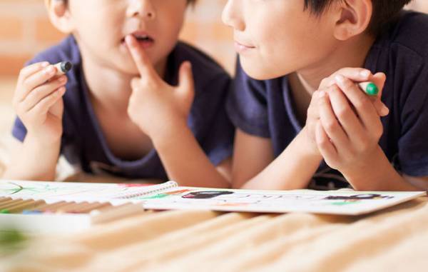 『母の日』のプレゼントをこっそり話し合う兄弟　耳にした内容に、母親「震えた」