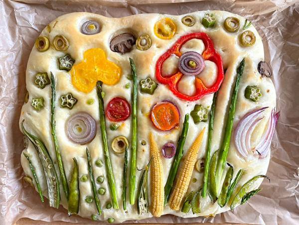 「この発想はなかった」　母の日に喜ばれた『お花パン』に、いいね続出