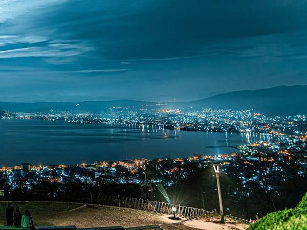 「『君の名は。』の世界だ…」　諏訪湖を写した幻想的な１枚が話題に