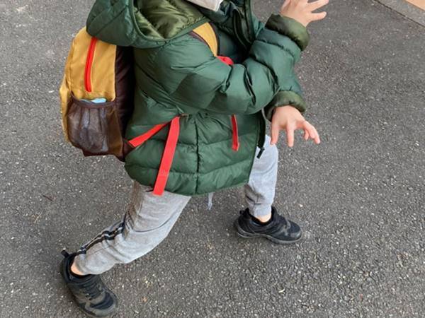 近所の女性に「いくつ？」と聞かれると？　５歳児の返答に、大人固まる