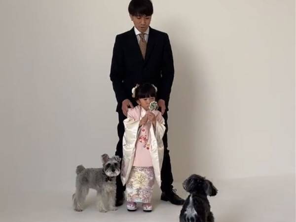 娘の七五三で愛犬が…　見事な行動に「天才すぎでは？」「１００点満点」