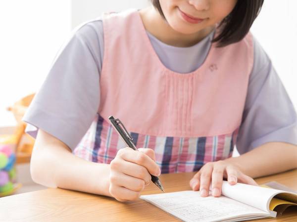 日本語が分からない妻が持ち帰った『メモ』　保育士の思いやりに感動