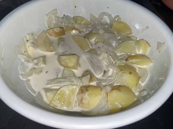 勘でポテトサラダを作った結果　「爆笑した」「新メニューか？」