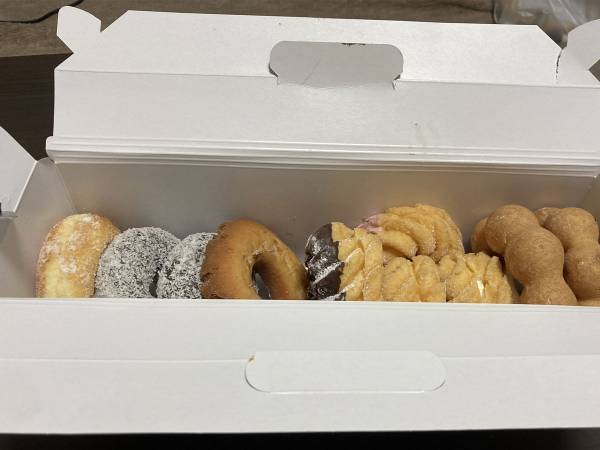 「人生で初めて」　ミスドで大喜びしている姿に「めっちゃ面白い」「いい笑顔」