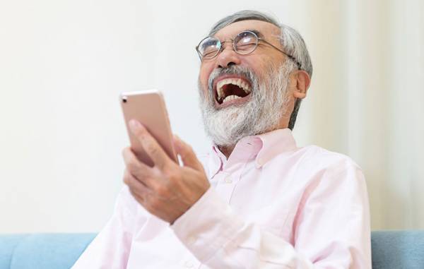 「そんなスッと説明できんのか！」　大声を出す高齢男性、続く言葉に「憎めない」