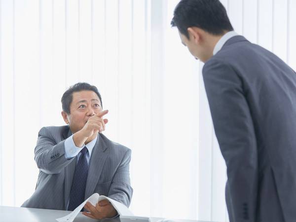 上司「子供の熱くらいで休むな！」　１週間後の展開に「スカッとした」「最高」