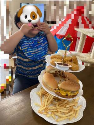 食器と、載っている料理のギャップに反響！「最高」「やってみたい」