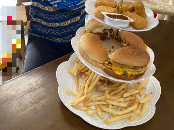 食器と、載っている料理のギャップに反響！「最高」「やってみたい」