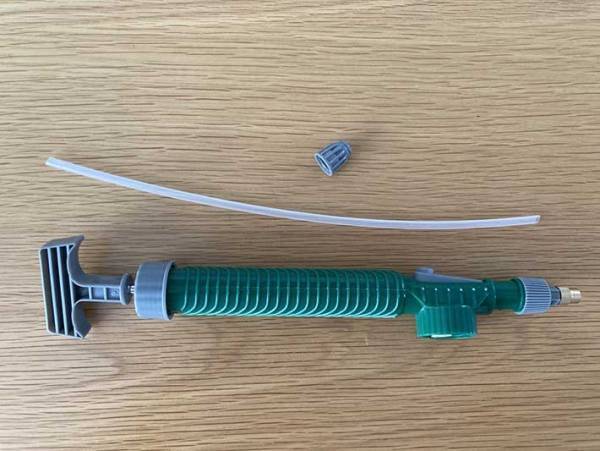 ペットボトルが高圧洗浄機になるのか？ダイソーの『神商品』で掃除してみた