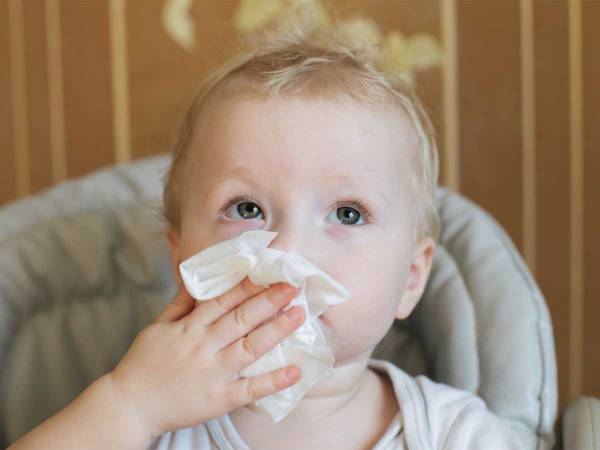 鼻をかむ練習中の赤ちゃん　上手にできたと思ったら？　オチに吹き出す