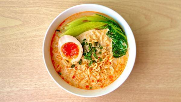 インスタント麺の『アレンジレシピ』が話題に　材料を加えて沸騰させるだけで？