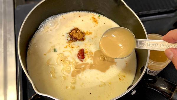 インスタント麺の『アレンジレシピ』が話題に　材料を加えて沸騰させるだけで？