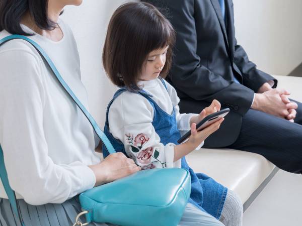 「変なおばちゃんにずっと話しかけられた」　娘の訴えを聞いた母親は？