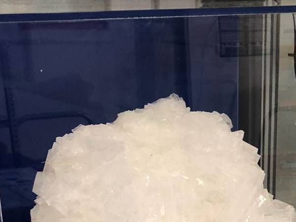 『赤穂の天塩』の会社玄関に置かれた『盛り塩』が話題　「最強」「もはや何も寄せ付けない」