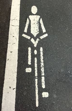 「もう、それにしか見えない」　自転車ナビマークの『新解釈』に吹き出す人続出