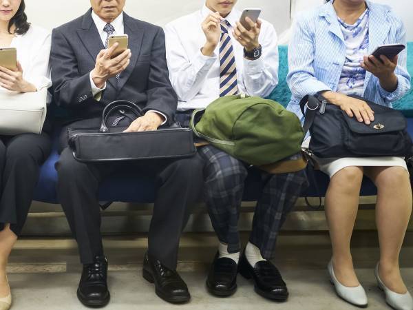 電車内で席から立った『茶髪ピアスの男子高校生』　行動に「そうだよな、分かっていたぞ」