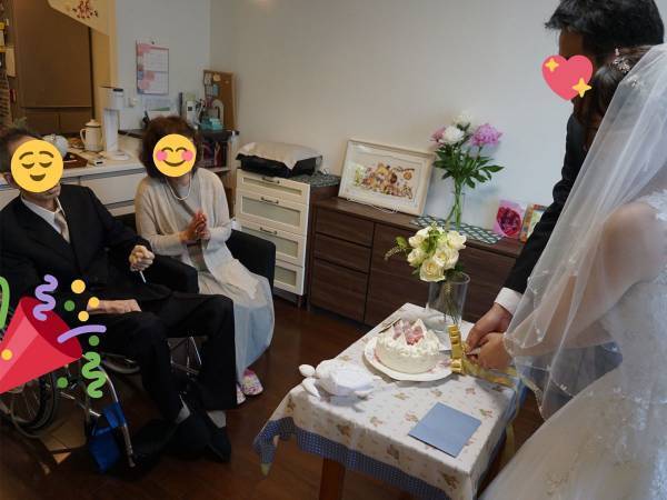 実家での結婚式を写した４枚　込められた想いに「思わず泣いてしまいました」の声