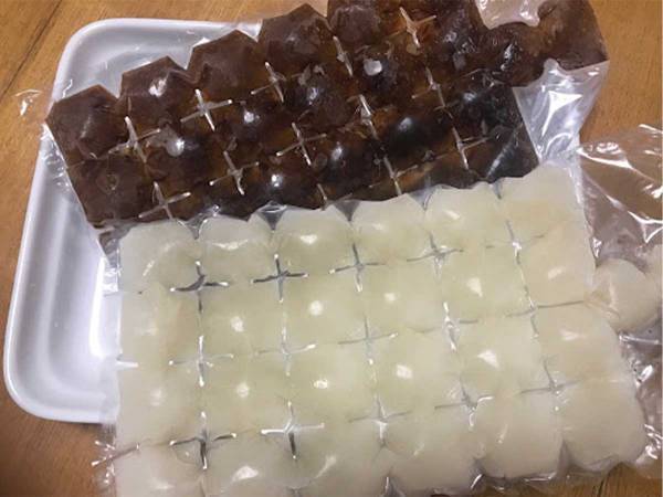 暑い日に！　ダイソーの『アイスバッグ』でキンキンに冷えたドリンクを作ろう