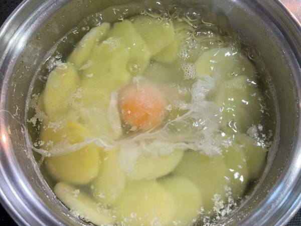 卵の殻むき不要で超簡単！　時短でできるポテトサラダの作り方