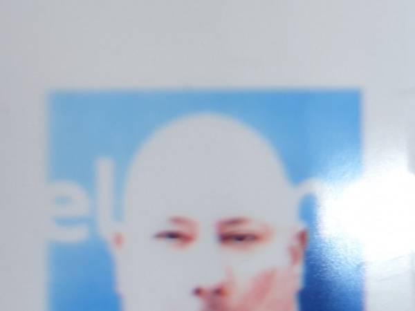 コストコ会員証の写真撮影中、くしゃみをした男性　完成した写真に爆笑！