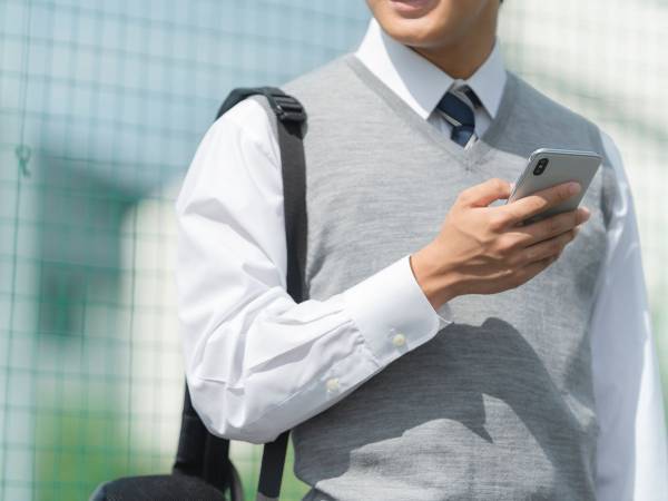 修学旅行中、中学生が美術館の作品を破壊　作家のコメントに「涙が出た」「素晴らしい」