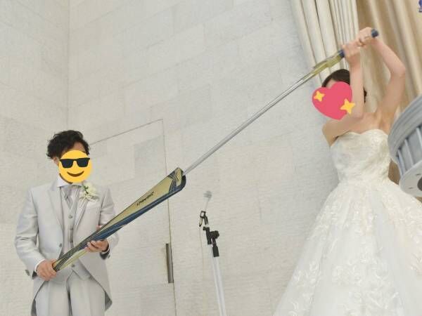 新婦のケーキ入刀が「あまりにもかっこいい」「ウェディングケーキが消し飛びそう」と大評判！