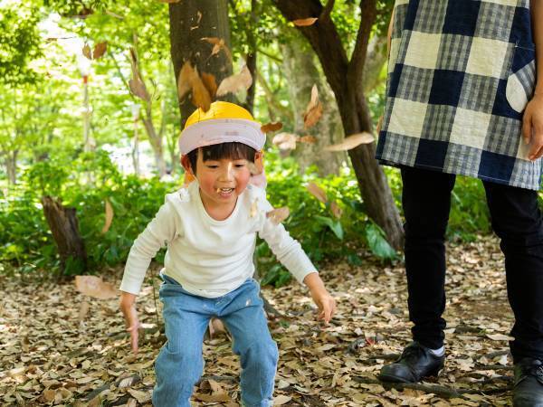 公園で子供を説得する、男性保育士　飛び出た一言に「吹き出したわ！」「説得力ありすぎ」